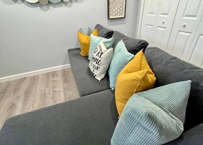Lovely 1-Bedroom Apartment With Free Parking